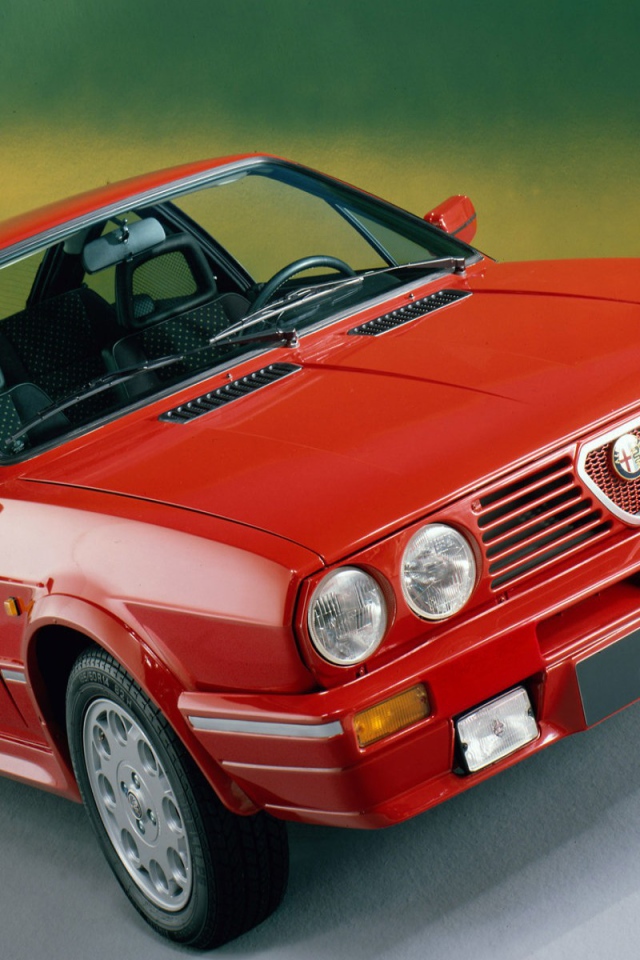 Надежный автомобиль Alfa Romeo alfasud
