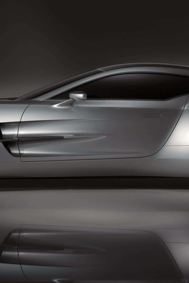 Красивый автомобиль Aston Martin one 77 в Москве