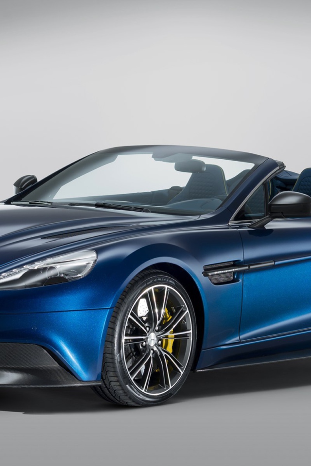 Красивый автомобиль Aston Martin volante