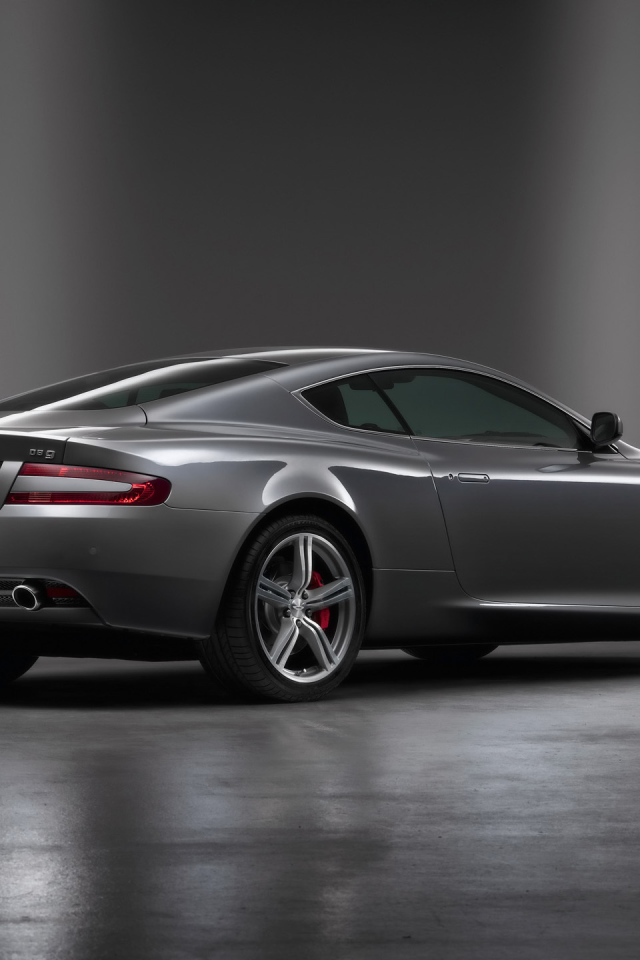 Новый автомобиль Aston Martin db9