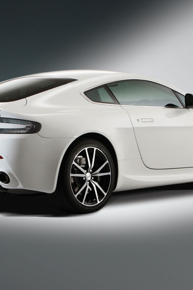 Фото автомобиля Aston Martin v8 vantage