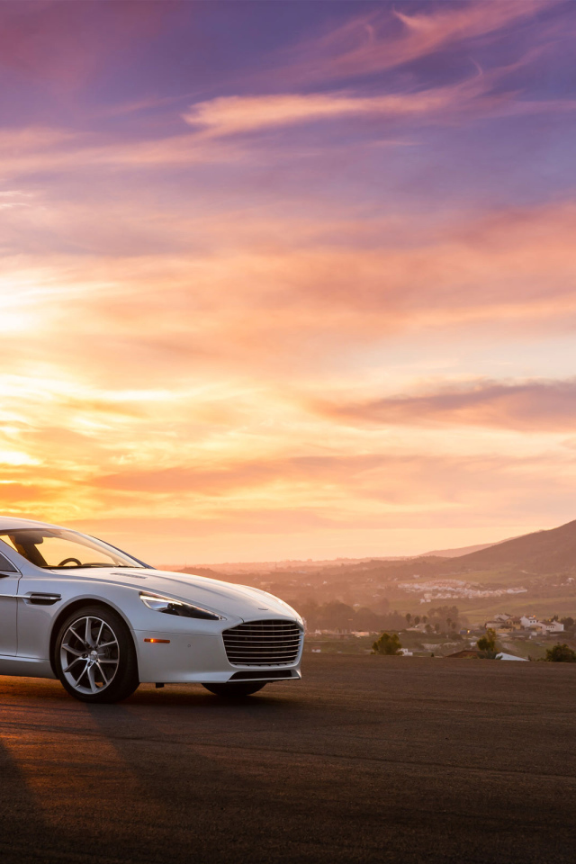 Надежный автомобиль Aston Martin 2014