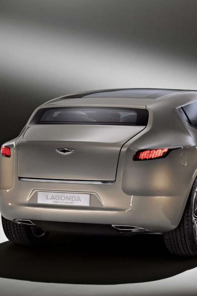 Надежный автомобиль Aston Martin lagonda