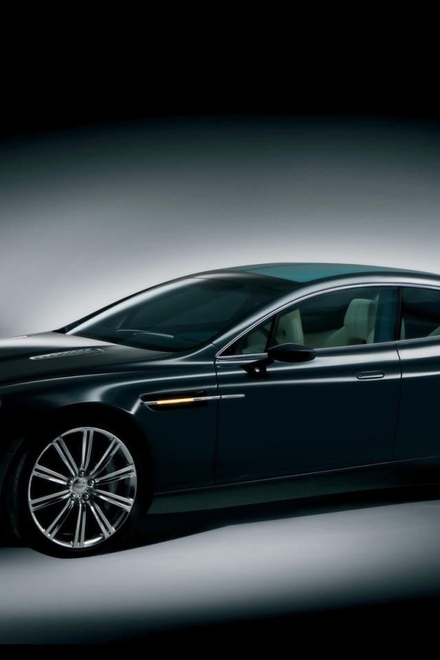 Надежный автомобиль Aston Martin rapide