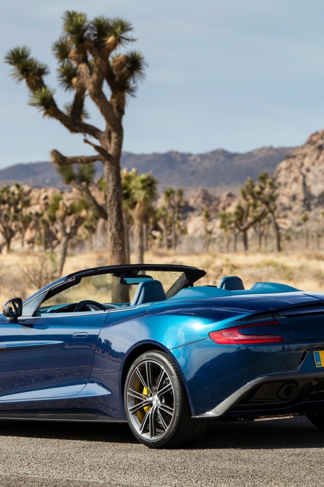 Надежная машина Aston Martin volante