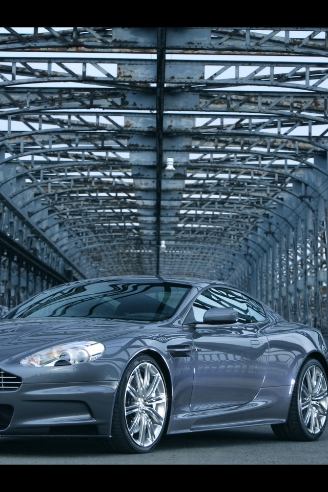 Тест драйв автомобиля Aston Martin dbs