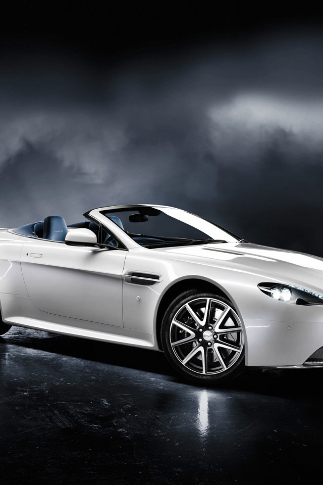 Надежная машина Aston Martin virage