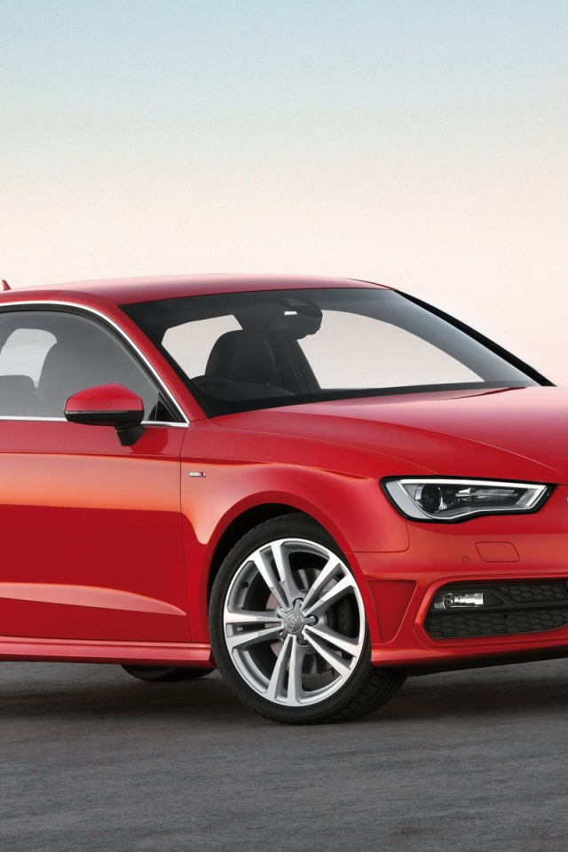 Красивый автомобиль Audi a3 в Москве