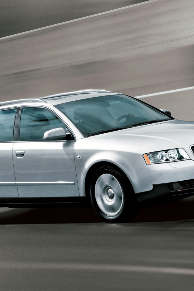 Красивый автомобиль Audi a4 b6