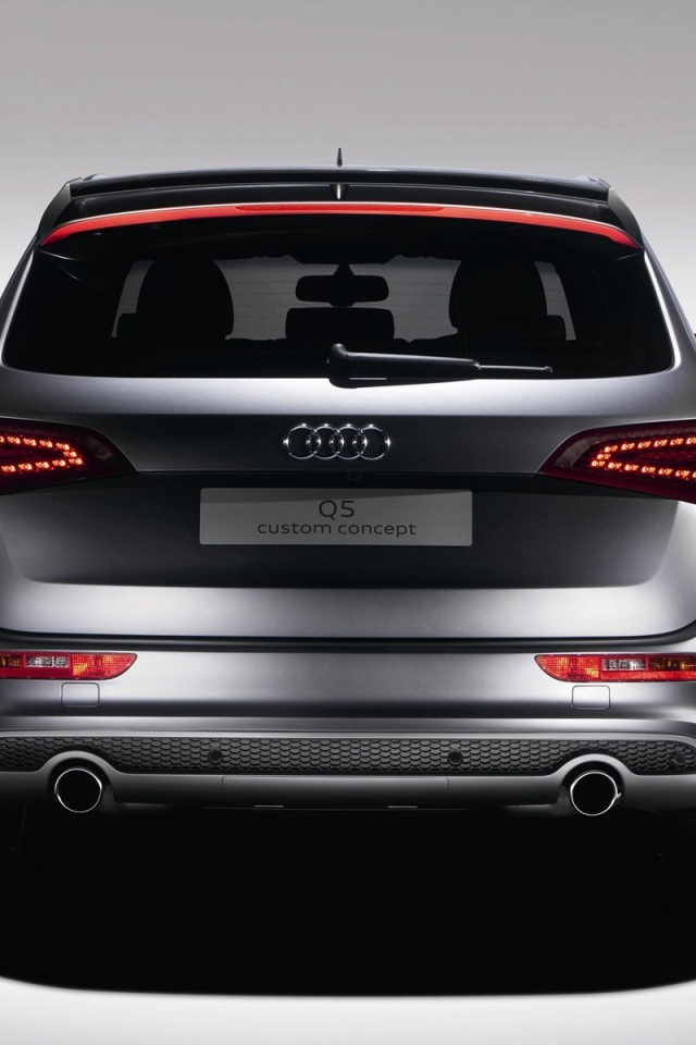 Красивый автомобиль Audi q5 в Москве