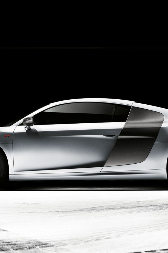 Красивый автомобиль Audi quattro в Москве