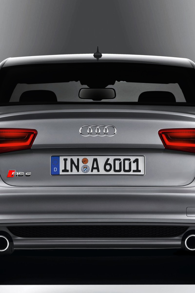 Красивый автомобиль Audi rs6