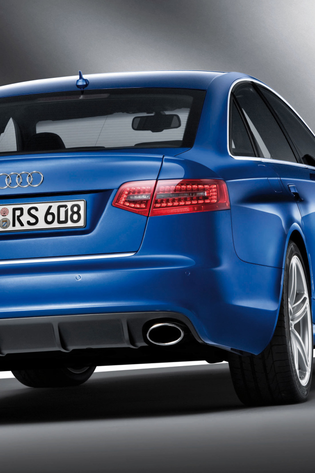 Красивый автомобиль Audi rs6 в Москве