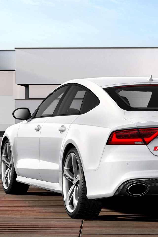 Красивый автомобиль Audi rs7 в Москве