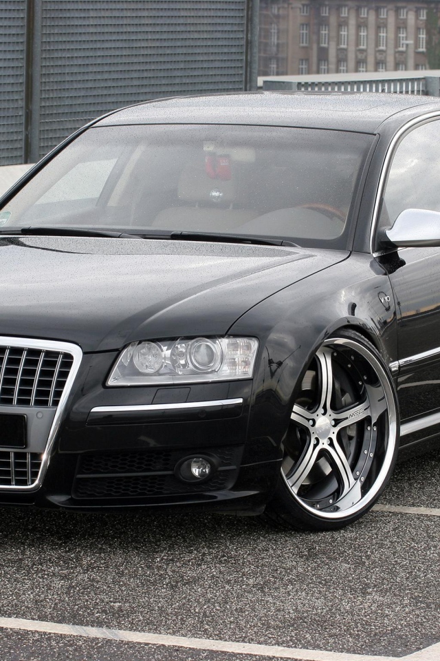 Красивый автомобиль Audi s8