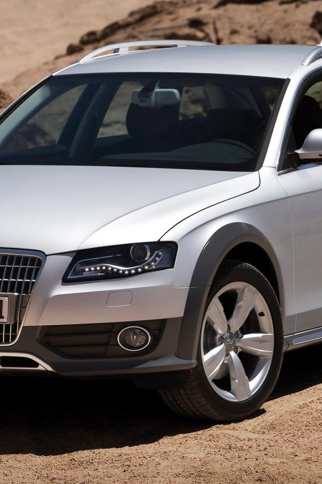 Автомобиль марки Audi модели allroad