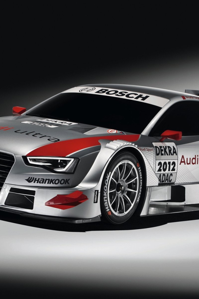 Автомобиль марки Audi модели a5