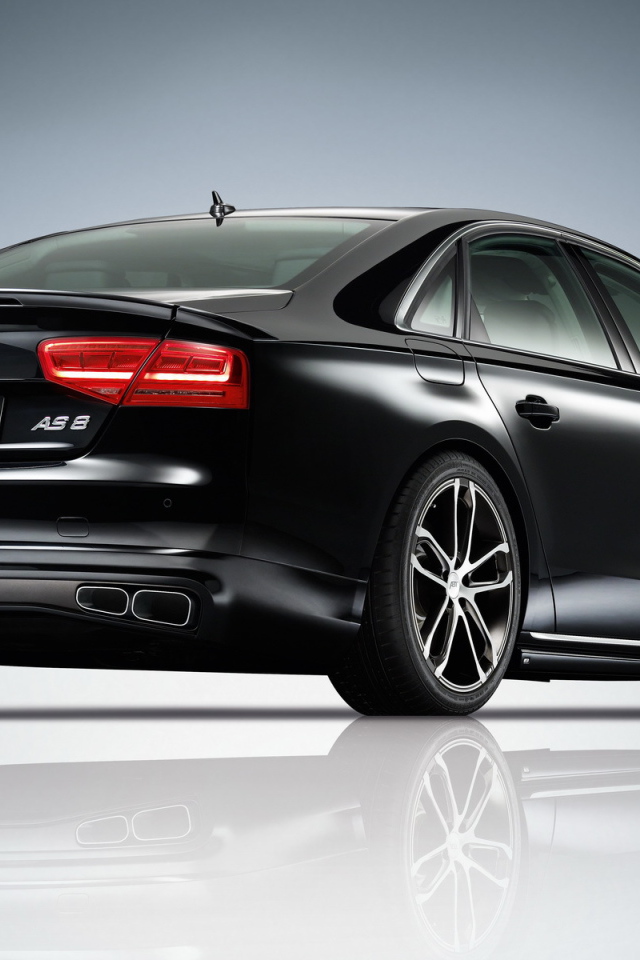 Автомобиль марки Audi модели a8