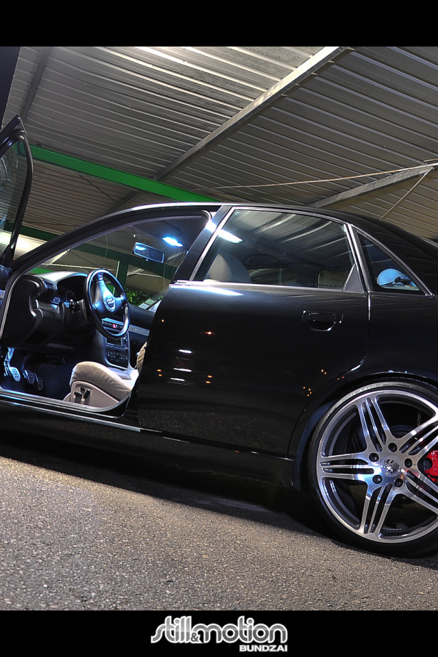 Автомобиль марки Audi модели b5