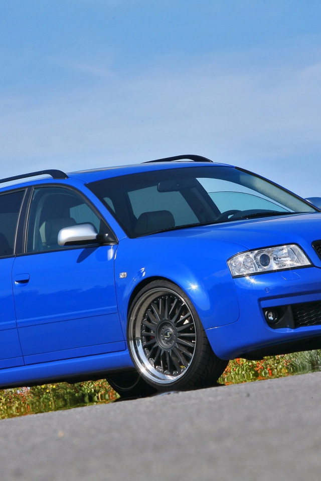 Автомобиль марки Audi модели c5