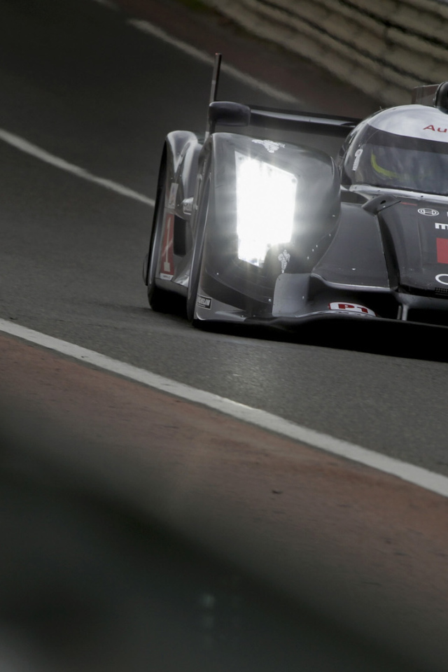 Автомобиль марки Audi модели tdi