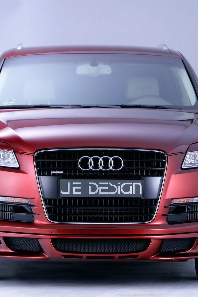 Вишневый Audi Q7