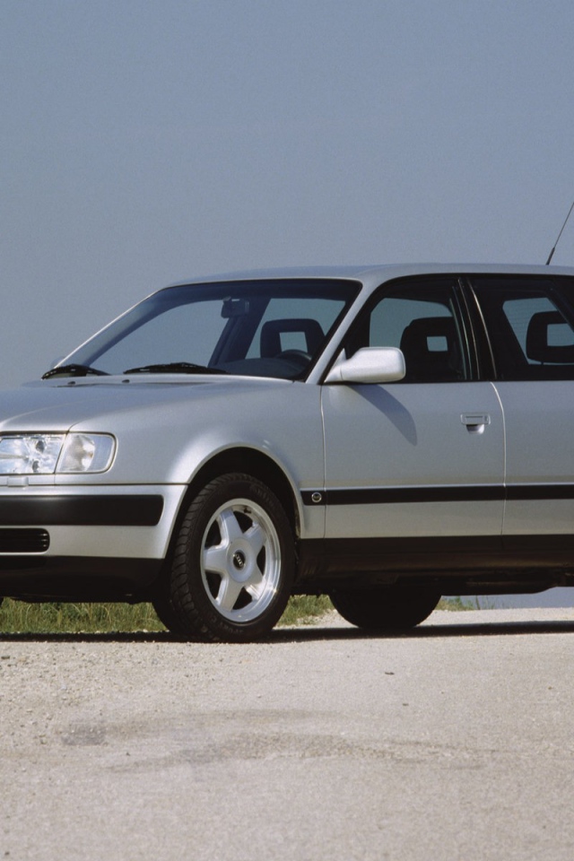 Новый автомобиль Audi 100