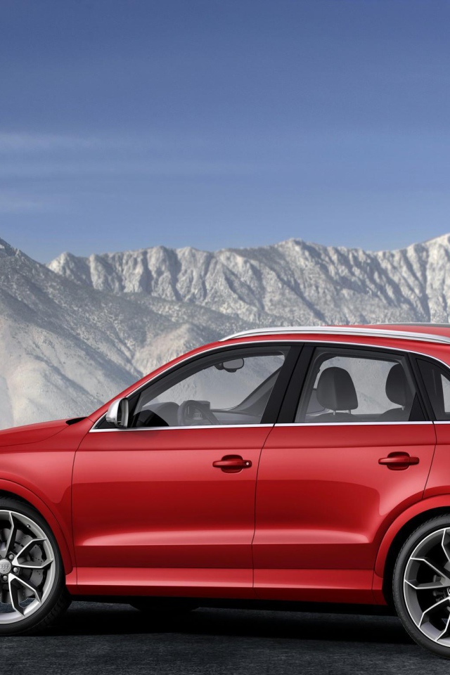 Новая машина Audi RS Q3 2014 года