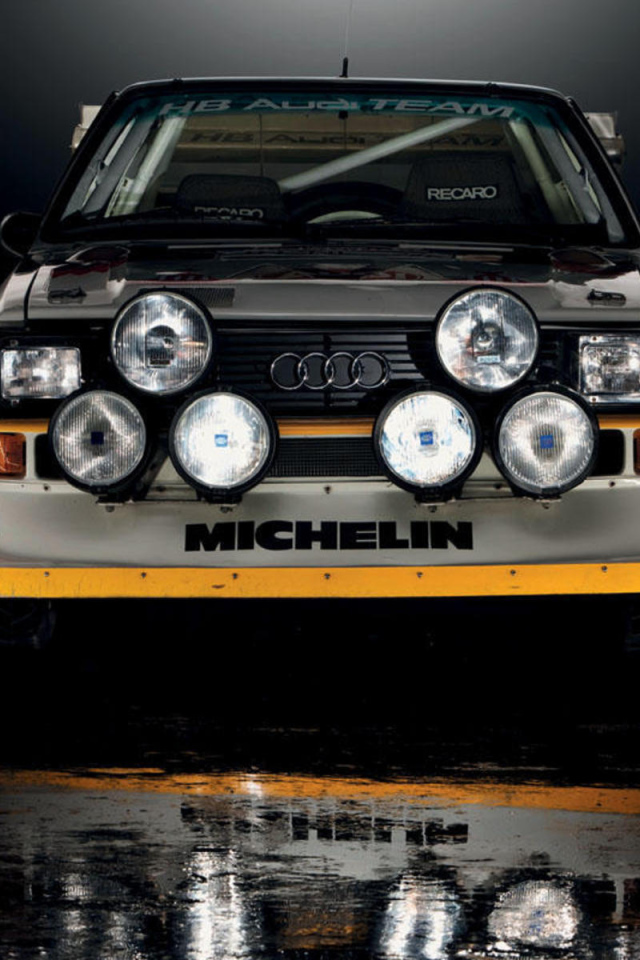 Новая машина Audi quattro