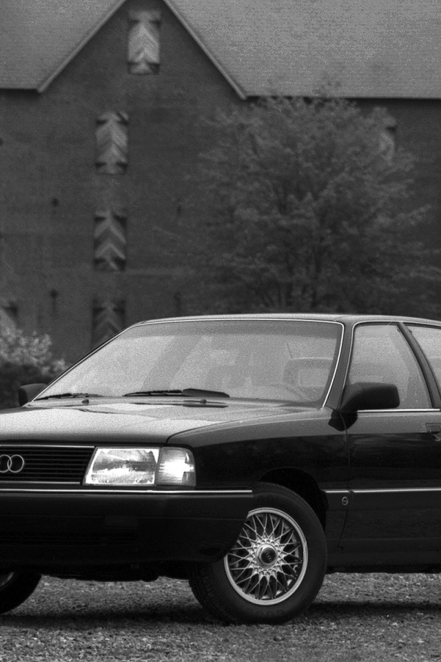 Фото автомобиля Audi 100