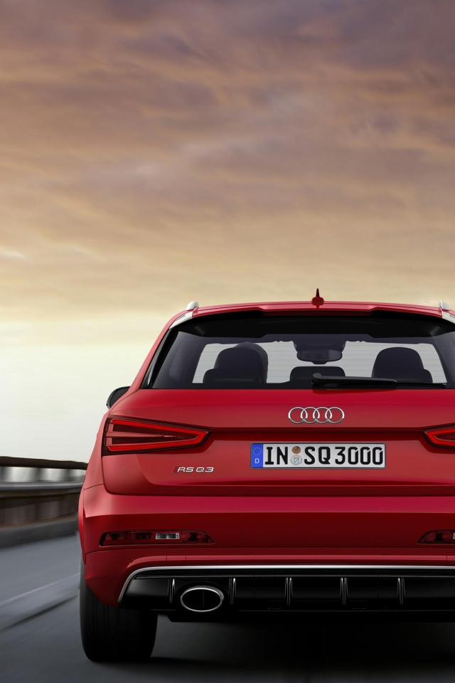 Надежная машина Audi RS Q3 2014 года