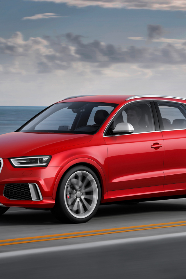 Тест драйв автомобиля Audi RS Q3 2014 года