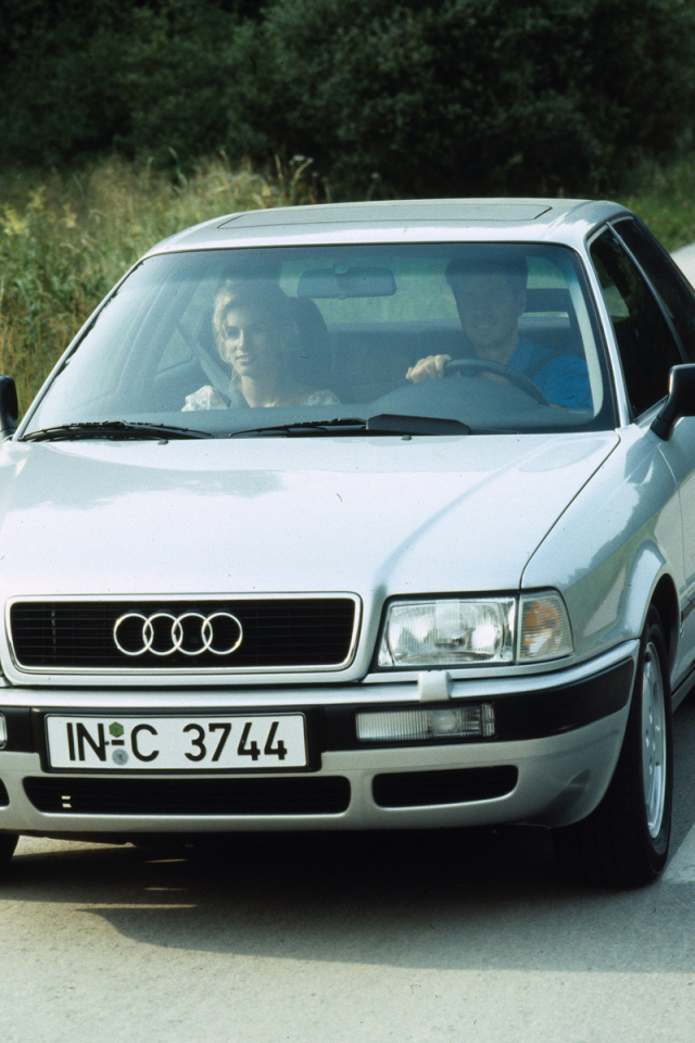 Новая машина Audi 80