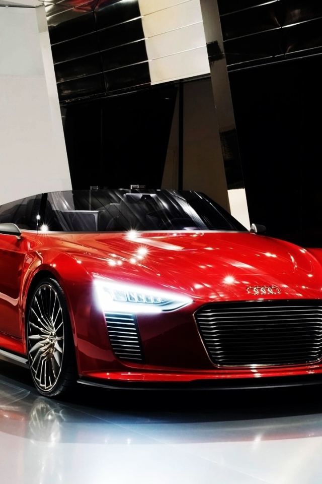 Красный Audi е Tron Spyder 2011