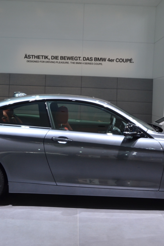 Автомобиль марки BMW модели 4-series 2014