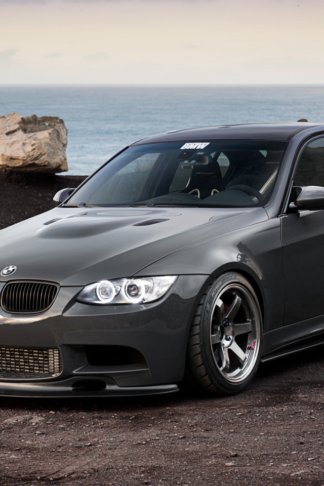 BMW 335i около моря