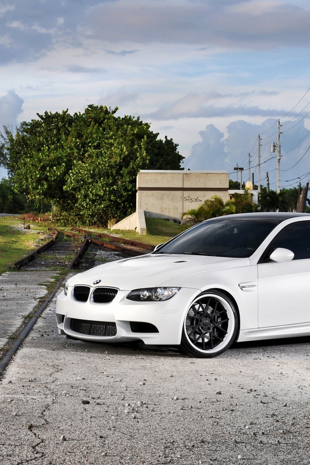 Белый BMW M3
