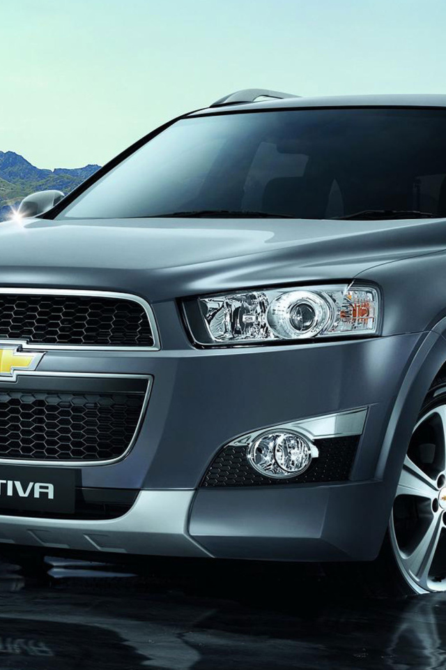 Красивый автомобиль Chevrolet Captiva 2014 года года в Москве