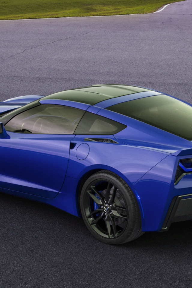 Красивый автомобиль Chevrolet Corvette 2014 года года года в Москве