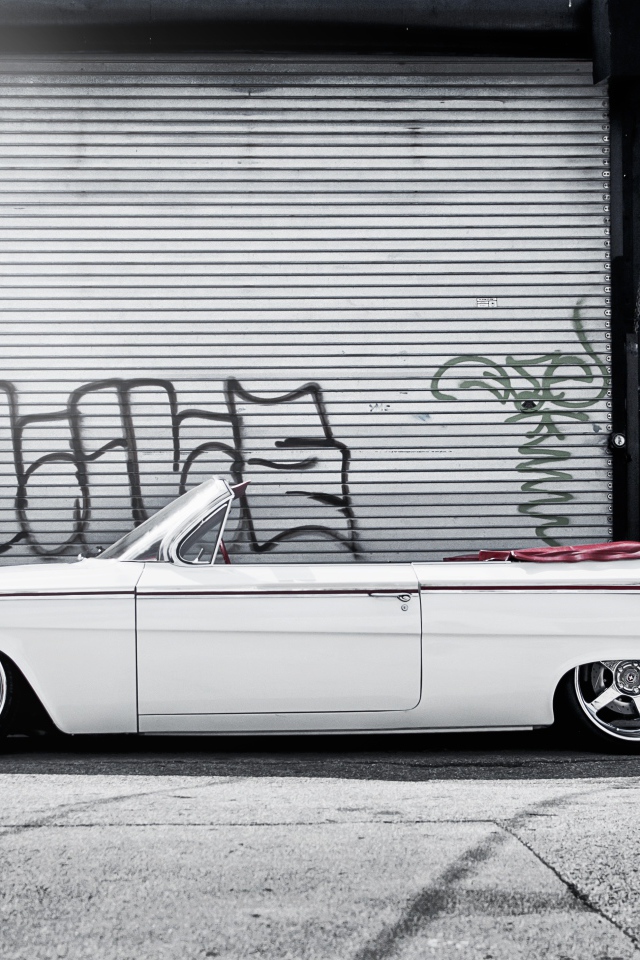 Белый Шевроле импала