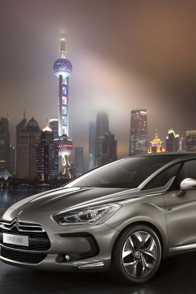 Автомобиль Citroen DS5