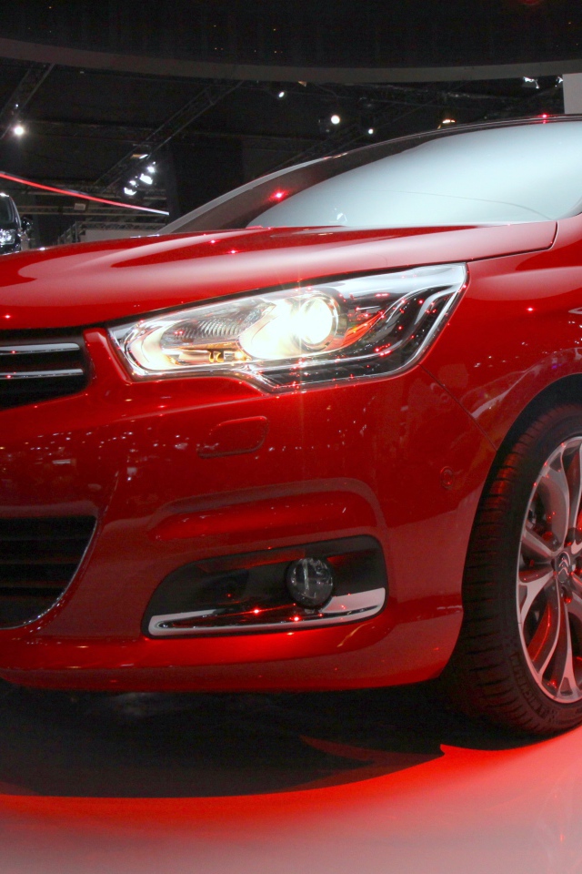 Премьера Citroen C4