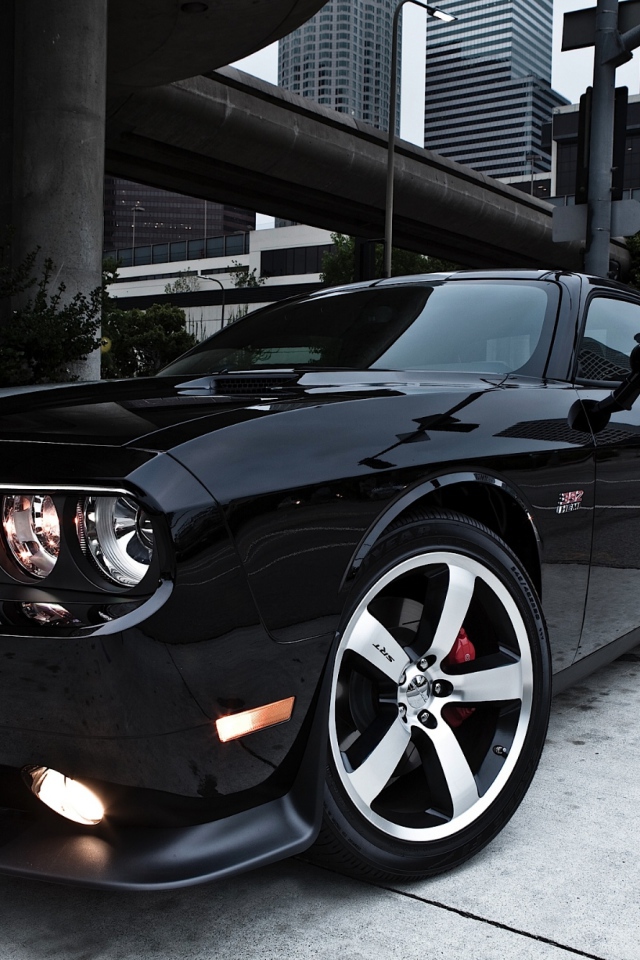 Dodge Challenger в городе