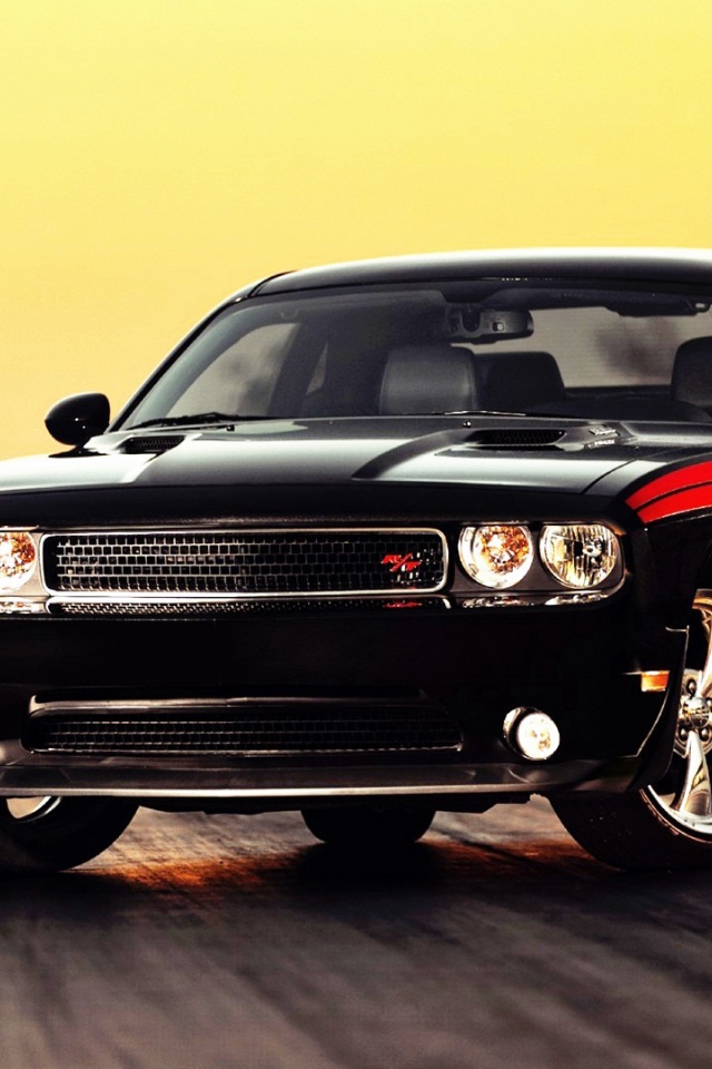 Автомобиль Dodge challenger