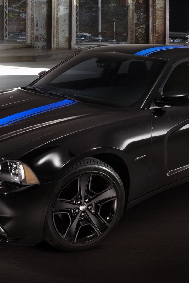 Черный Dodge charger