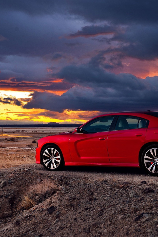 Dodge вечером у моря