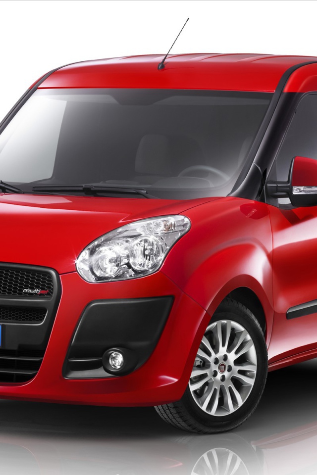 Автомобиль марки Fiat модели Doblo