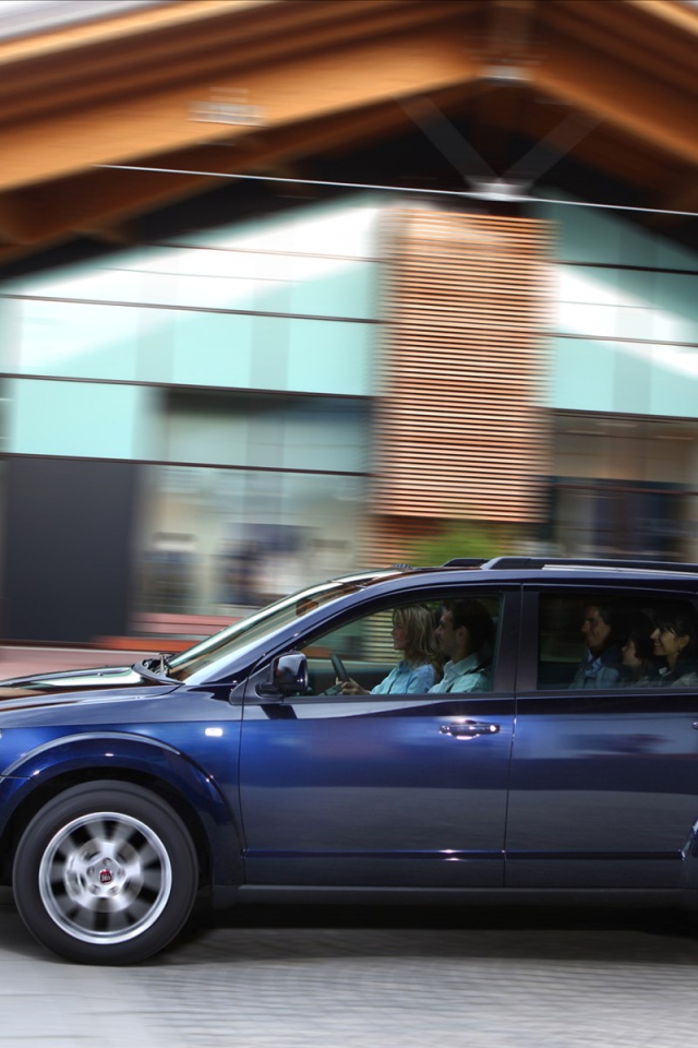 Автомобиль марки Fiat модели Freemont