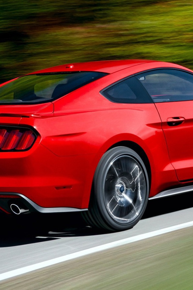 Красивый автомобиль Ford Mustang 2014 годав Москве