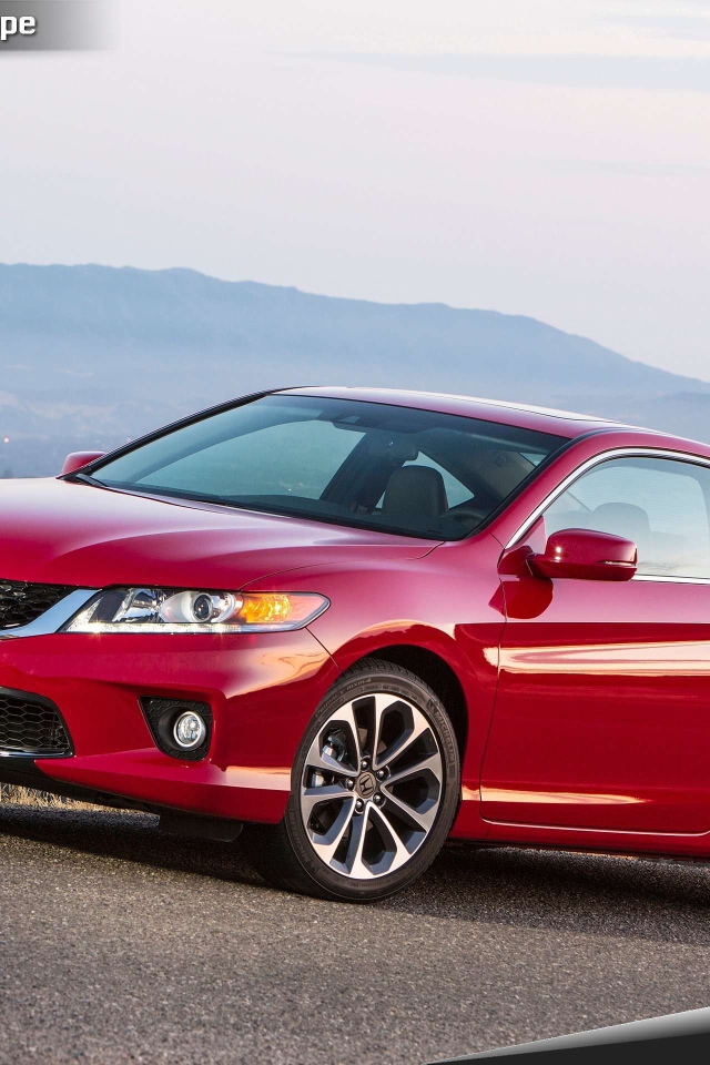 Красивый автомобиль Honda Accord 2013 в Москве